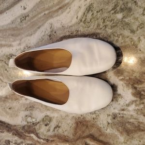 Everlane white leather shoes